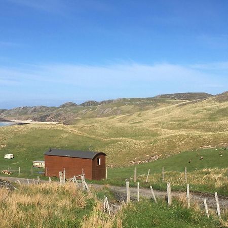 Eco Crofters Wagon By The Beach Oldshoremore Exterior foto