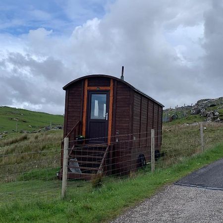 Eco Crofters Wagon By The Beach Oldshoremore Exterior foto