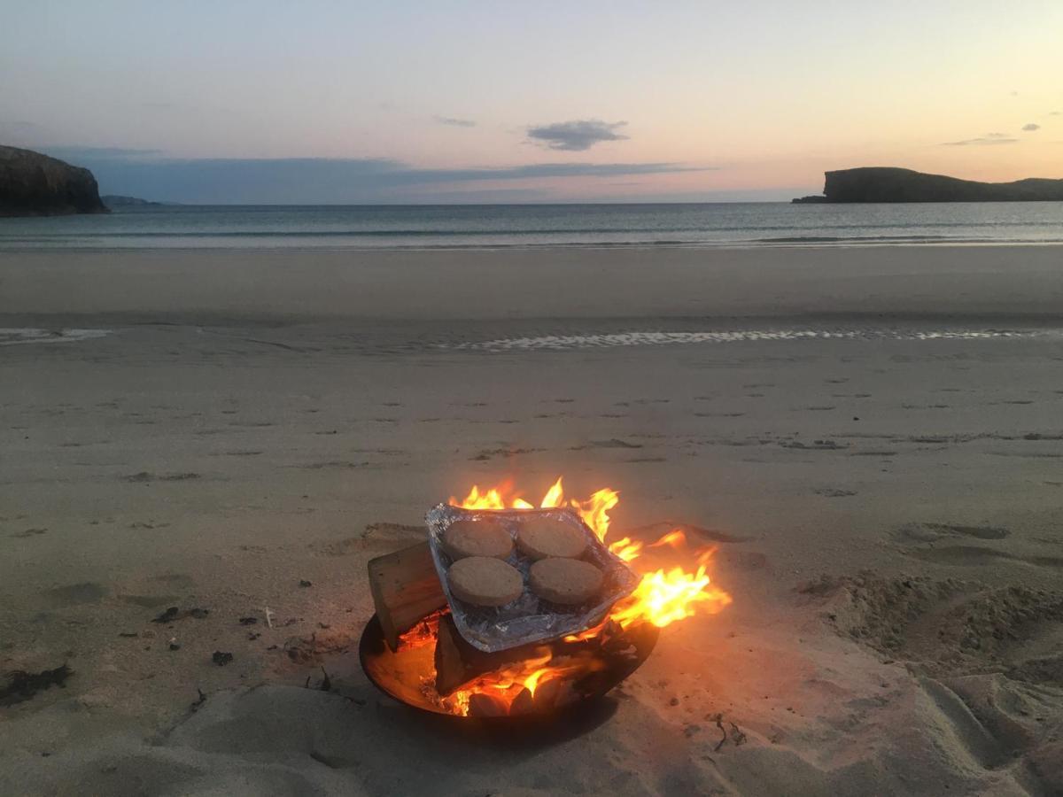 Eco Crofters Wagon By The Beach Oldshoremore Exterior foto