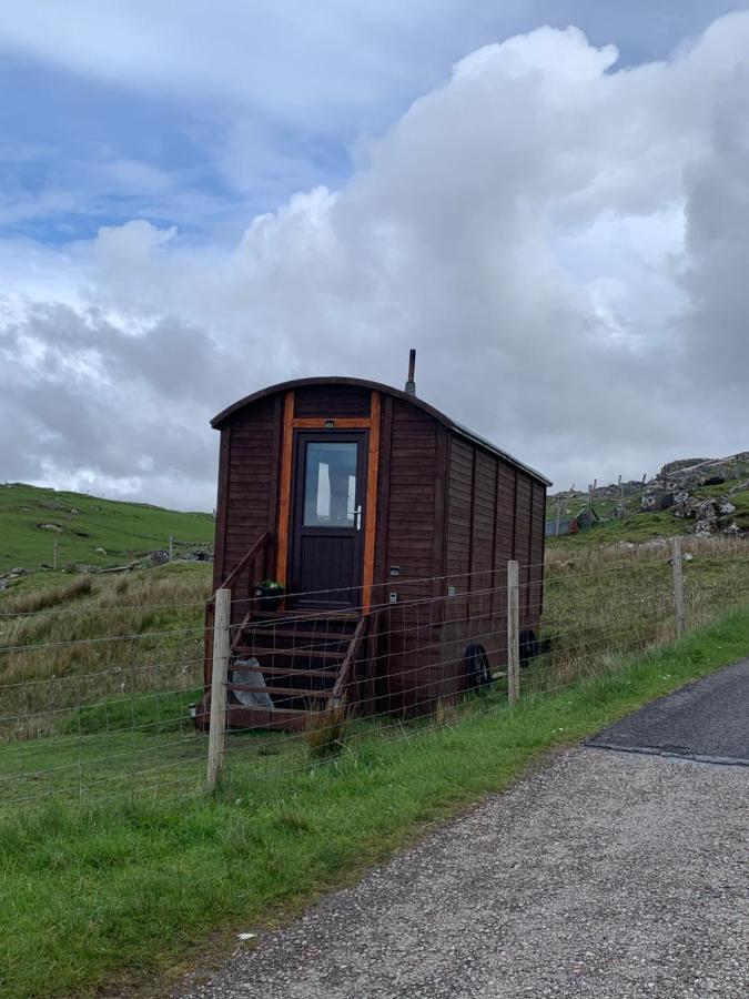 Eco Crofters Wagon By The Beach Oldshoremore Exterior foto