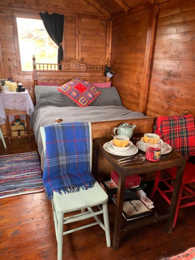 Eco Crofters Wagon By The Beach Oldshoremore Exterior foto